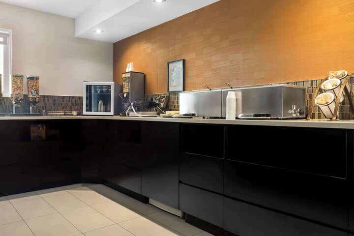 Breakfast area